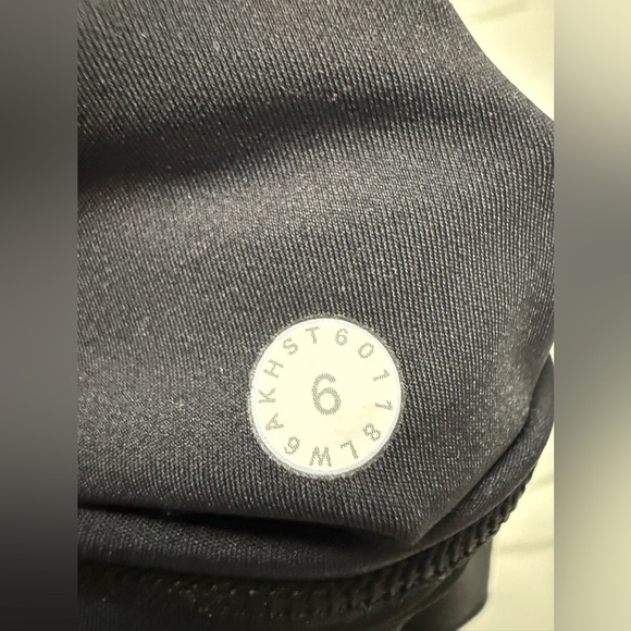 Lululemon Fast & Free Crop II *Nulux 19" - Picture 13 of 13